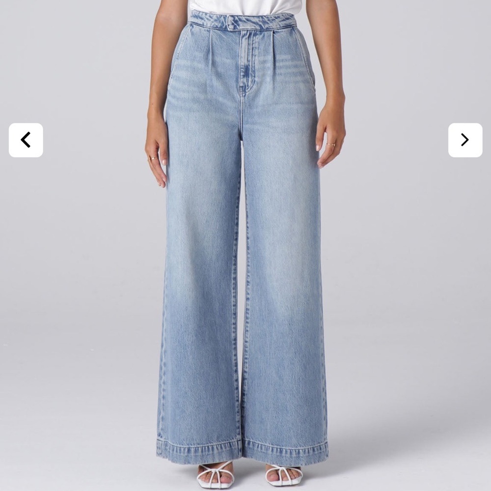 Woman’s Light Blue Triachy Wide Leg High Waisted Pleated Denim Jeans